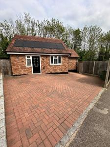 Contemporary Comfort 2 Bed 2 Bath Home Free Parking