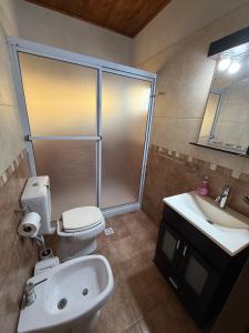 Casa amplia luminosa, con patio y juegos para niños