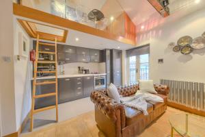 Central Two Bedroom Apartments St Albans By Central Stays Short Lets & Serviced Accommodation With Free Parking - 5