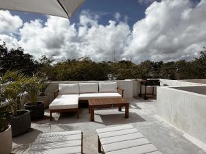 Penthouse in the jungle