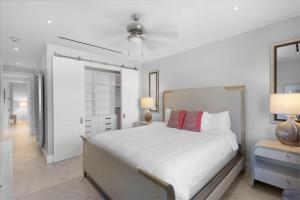 Cable Beach condo with ocean views