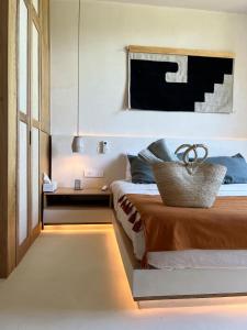 Romantic design with pool island