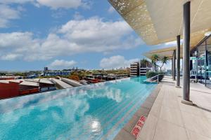 Cloud Top, Waterloo Isyd