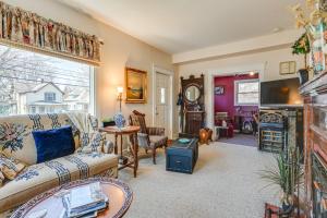 Less Than 1 Mi to Old Town Lansing Home with Furnished Deck