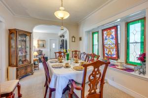 Less Than 1 Mi to Old Town Lansing Home with Furnished Deck