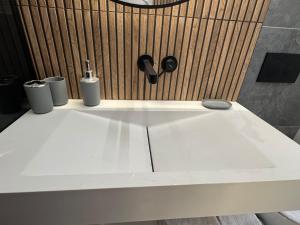 Premium Hotel-style Apartment with Air conditioner