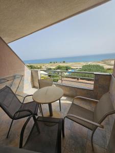 Sea view apartment with swiming pool