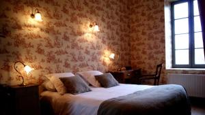 Hotels Logis Hotel - Restaurant La Marbrerie : photos des chambres