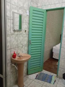 hospedagem casa da waldir, quarto suíte 01