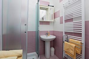 Apartments with parking space Vodice - 16543