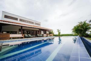 Villa privada con piscina cerca al parque del café