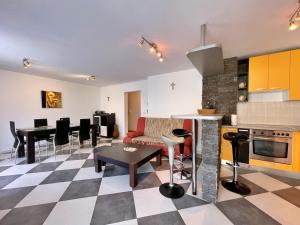 Apartments by the sea Cizici, Krk - 24374