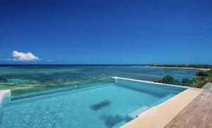 Beachfront & Private Villa in Tulum for 12 Guests