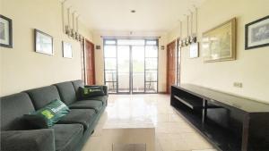 Bang Day Residence by Ruumu