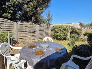 Maisons de vacances Maison Authentique: Plage, Commerces et Jardin Cloture - FR-1-364-33 : photos des chambres