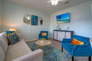 6 Condos in Costa Bahia Sleeps 40 Prime Location Golf Cart Zone