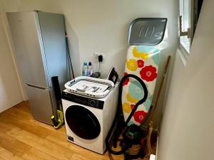 Maisons de vacances Renovated villa with terrace, 750m to beach : photos des chambres