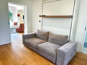 Renovated villa with terrace, 750m to beach