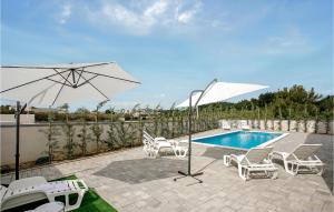 1 Bedroom Lovely Apartment In Vrsi