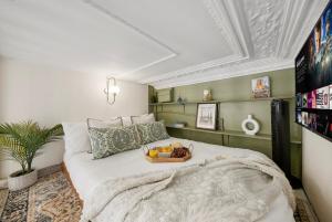 Chic Mezzanine with Balcony