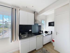 Appartement cosy à 100m de la plage et des commerces, centre de Jullouville - FR-1-361-37