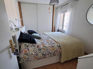 Appartement à 50m de la plage avec parking et Wi-Fi - FR-1-482-155