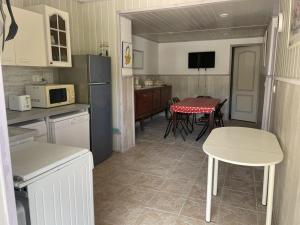 Appartements Appartement 5 pers, acces prive au lac, piscine - FR-1-822-16 : photos des chambres