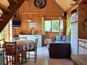 Chalets Chalet authentique pres de la plage pour 6 personnes - FR-1-788-65 : photos des chambres