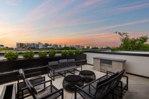 Heart of Music Row Walk to Vanderbilt & More