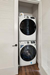 Heart of Music Row Walk to Vanderbilt & More