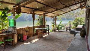 The View Nong Khiaw Guesthouse