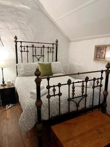 Cottage Bliss on Moonta Main St