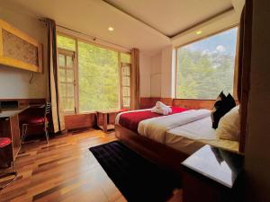 Verma bnb apartments with balcony by Decent stays