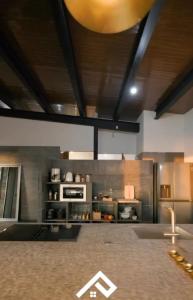 Blackhouse piscina climatizada