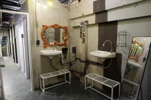 Hash Capsule Hostel Silom Soi 3