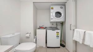 Tropical Retreat - 1406