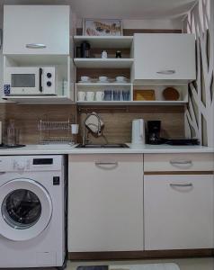 Pool View Tropic Studio