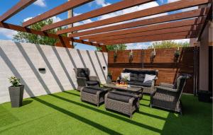 Lovely Apartment In Skabrnja