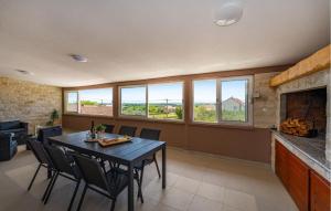 Lovely Apartment In Skabrnja