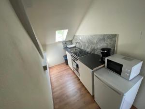 EMAS 8 Wohnung mit 2 Einzelbetten, Küche, Dusche, TV