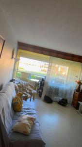 Appartement aéré avec vue sur la mer , plage 50m et piscine 20m dans la résidence