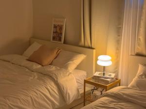 Itaewon Station 10 minutes,Gyeongnidan-gil,Itaewon World Food Street,Beam Projector,Netflix wifi