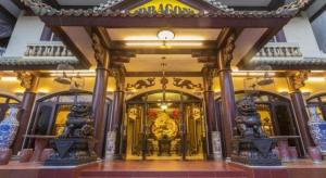 Dragon Hotel