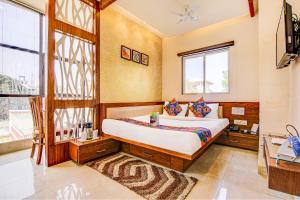 FabHotel Khushi Regent - Near DB Mall