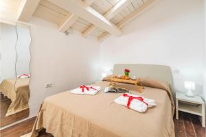 Rotondo Dream Suite with Shared Pool - Happy Rentals