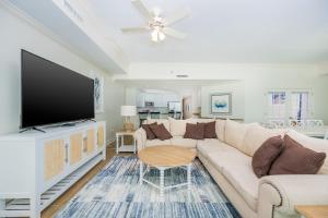 Phoenix West 607 condo