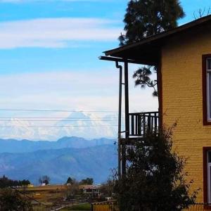 Ranikhet Hotel Kaafal Cottage With Mountain View