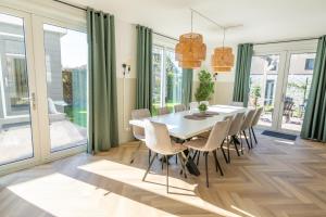 Große Familienvilla mit privat innen Jacuzzi & Sauna