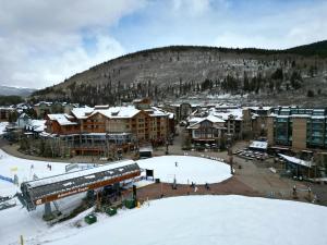 Vs643S Village Square Condo