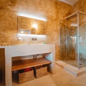 Kythera secrets suites